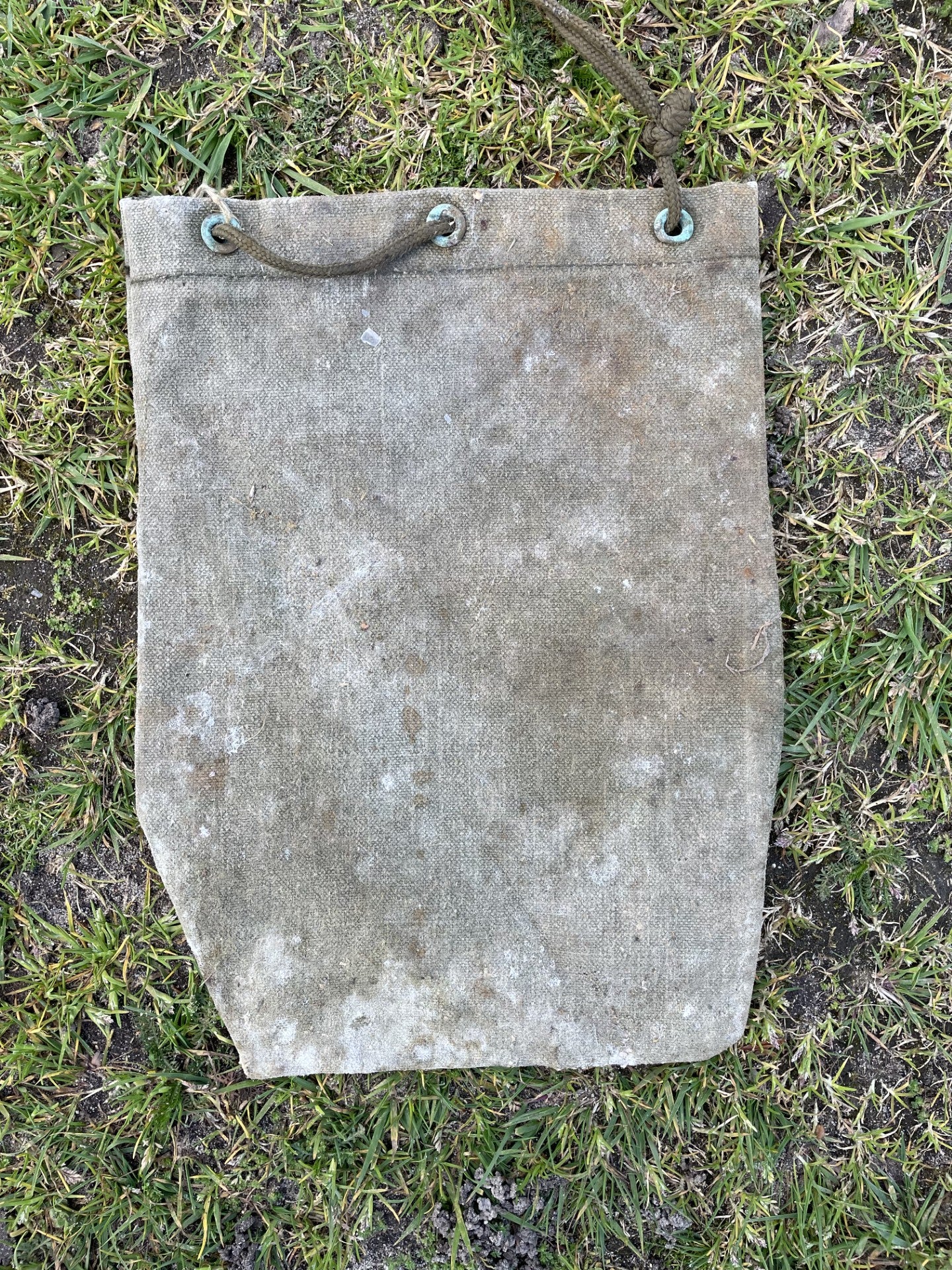 Small British Army tent peg bag