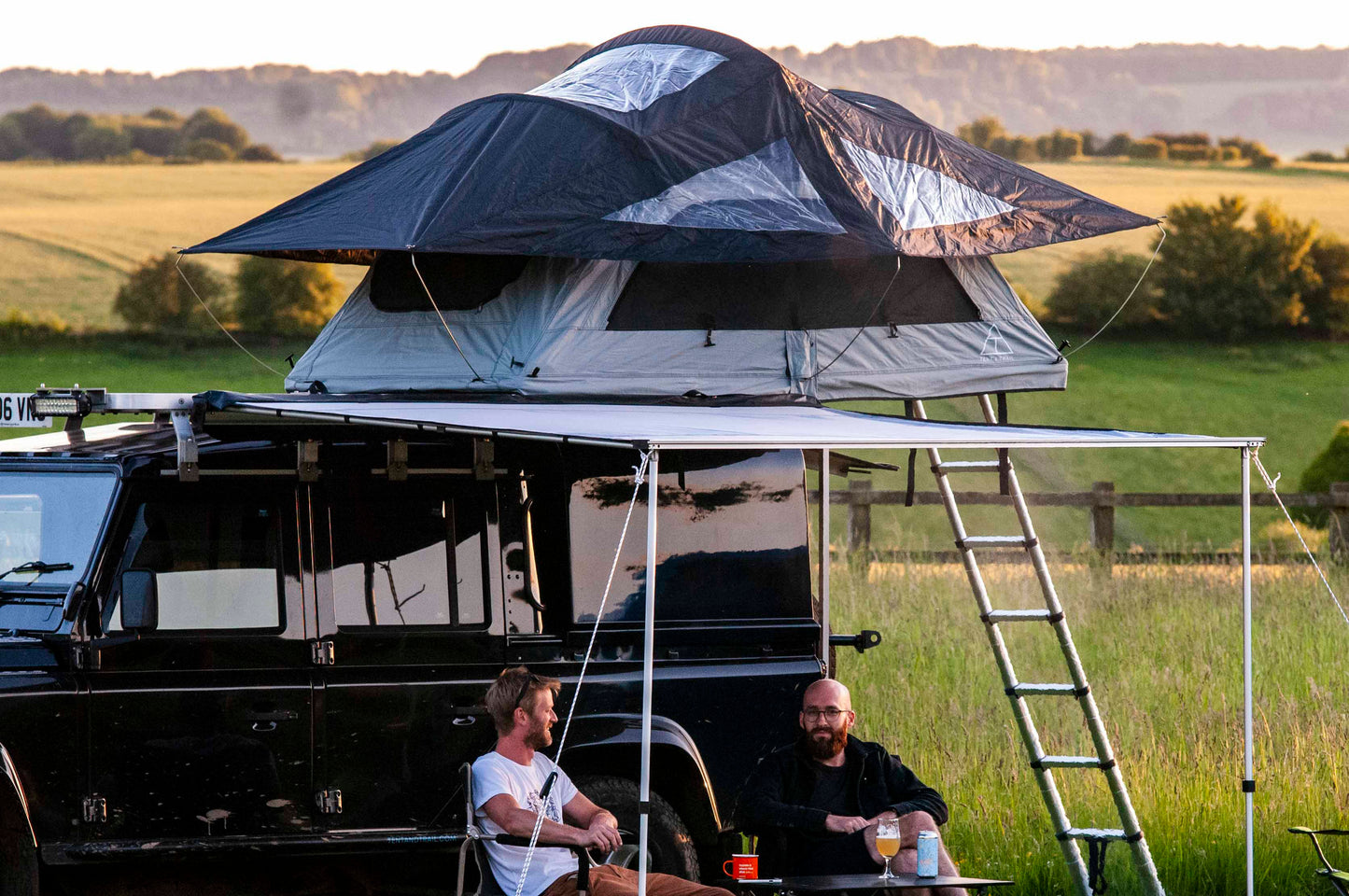 ROOF TENT – COMPACT SERIES TENT AND TRAIL