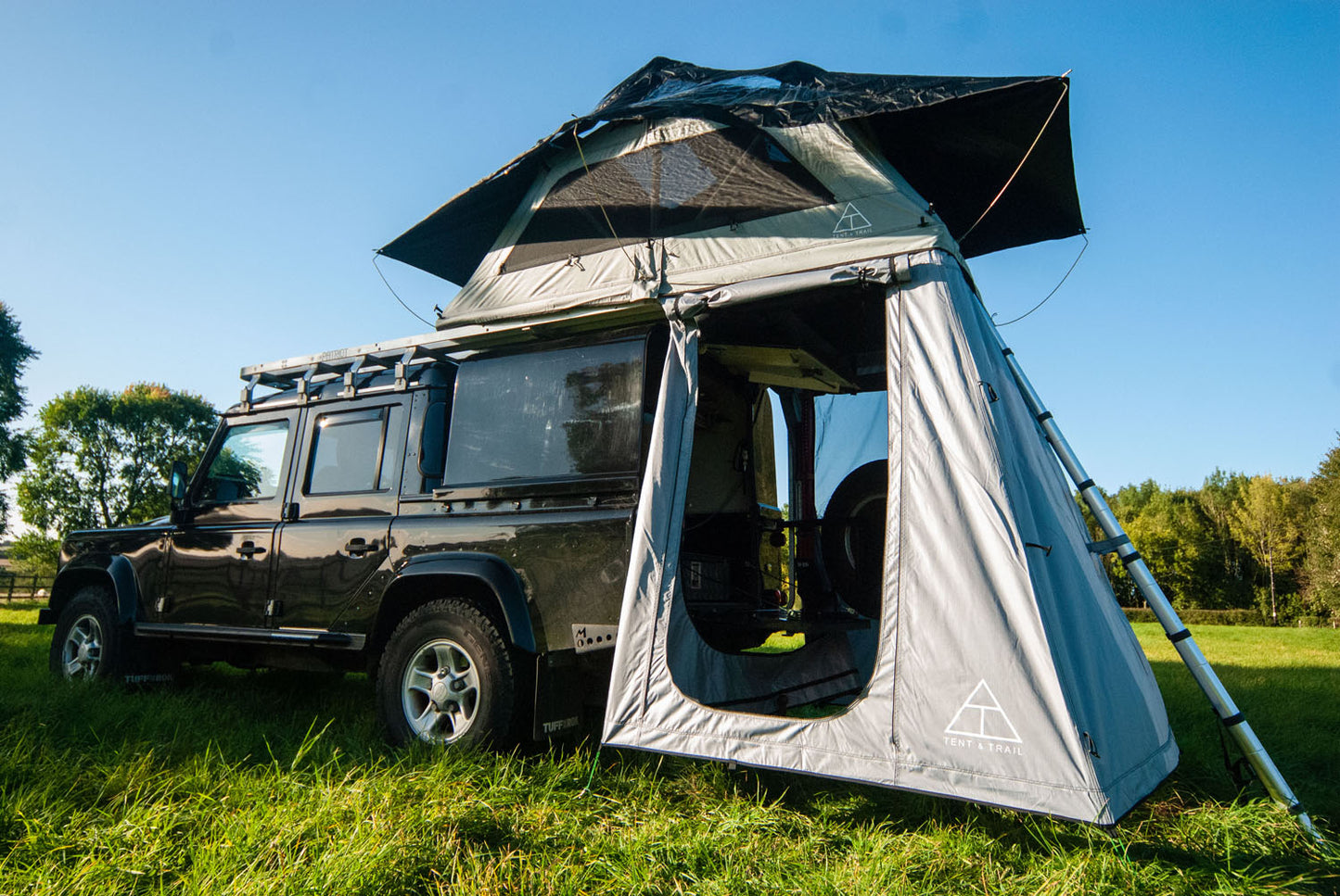 ROOF TENT – COMPACT SERIES TENT AND TRAIL