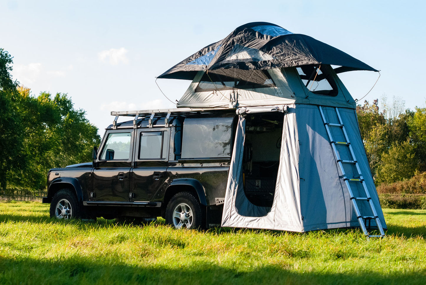 ROOF TENT – COMPACT SERIES TENT AND TRAIL