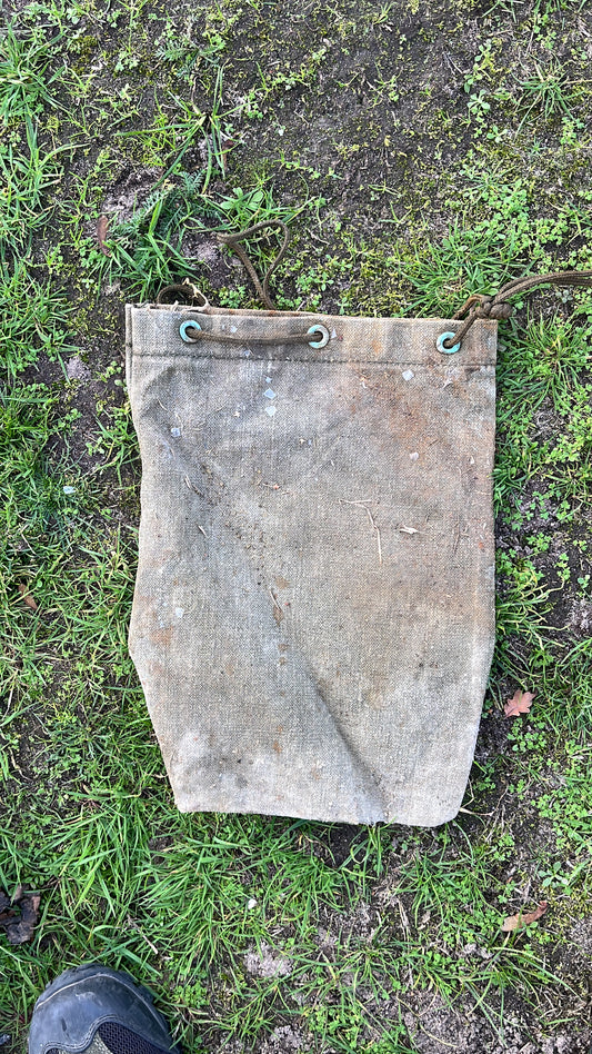 Small British Army tent peg bag