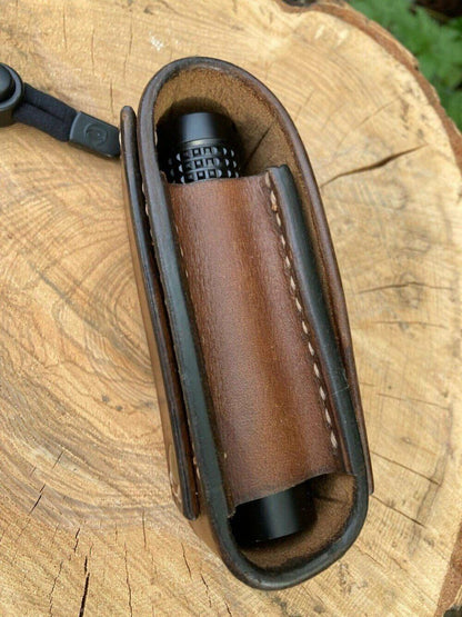 Leather torch pouch - Loop and stud closure for Olight S2E Baton II.