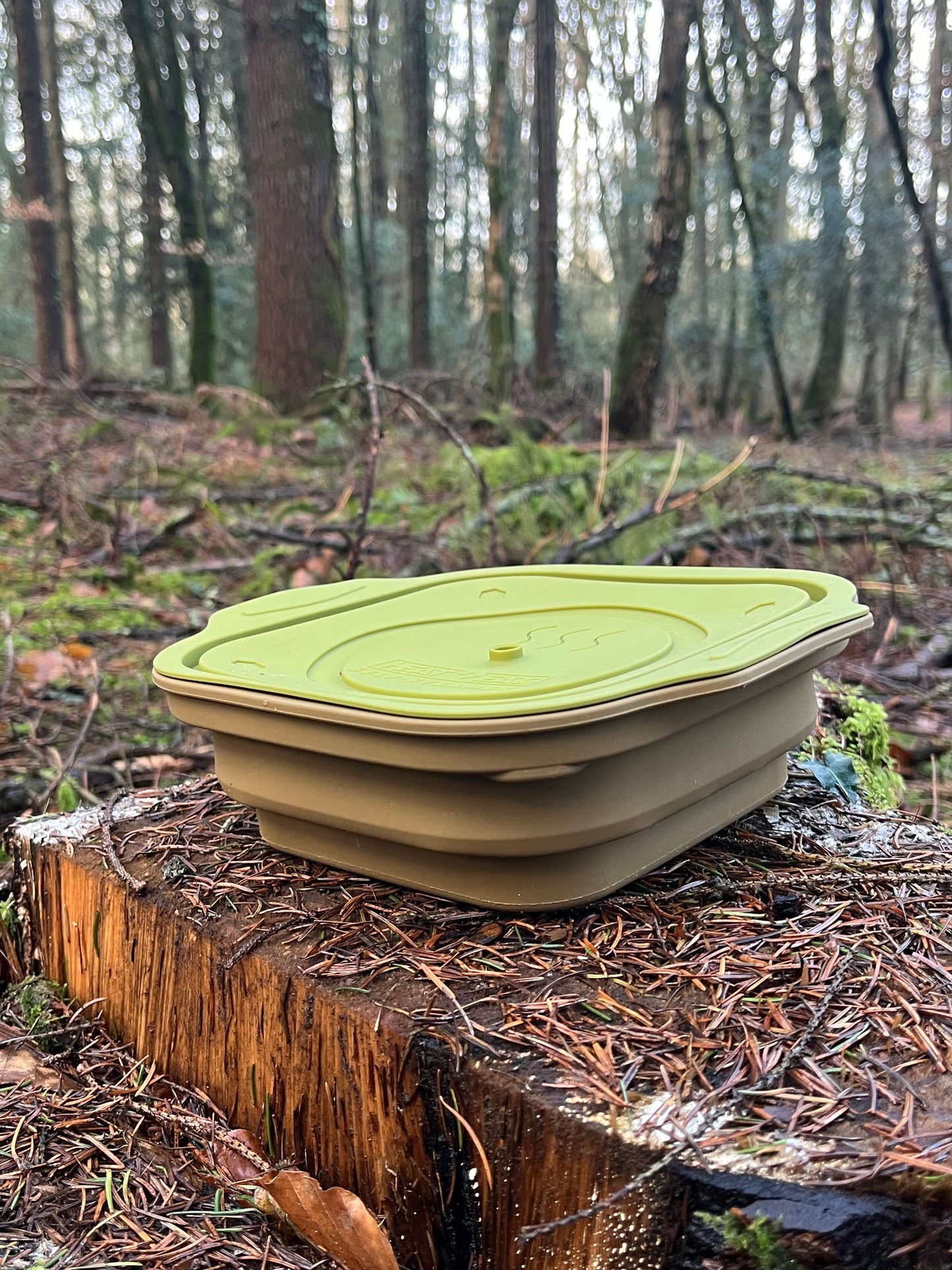 Heat2Eat Silicone self steamer and 2x heat stones for ration packs and camping foods.