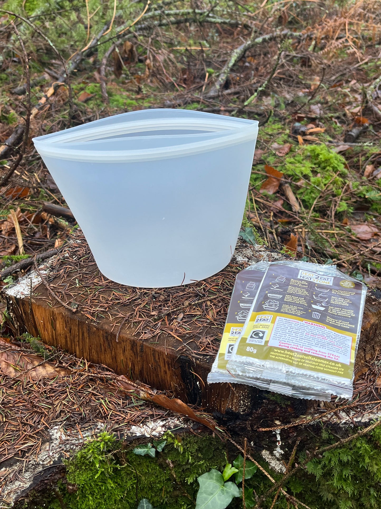 Heat2Eat compact Silicone pouch self steamer food heater for camping food and 2 x heat stones