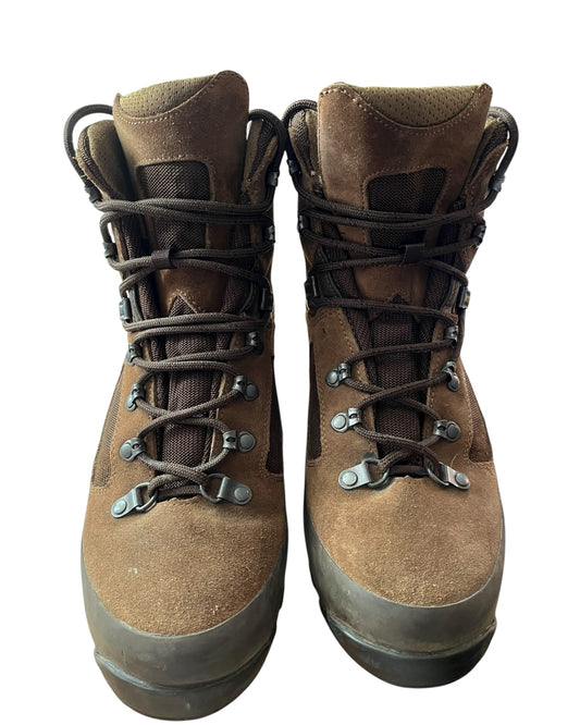 Iturri defender Brown Boots - British army issued.