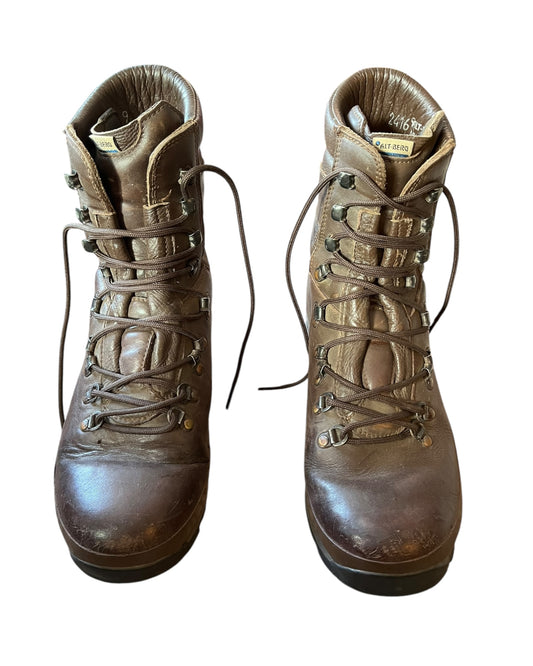British Army Altburg defenders size 9M grade 2