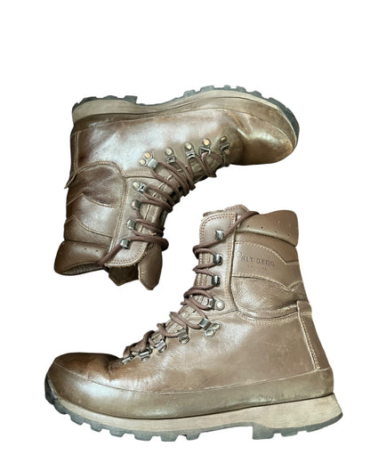 British Army Altburg defenders size 9M grade 1