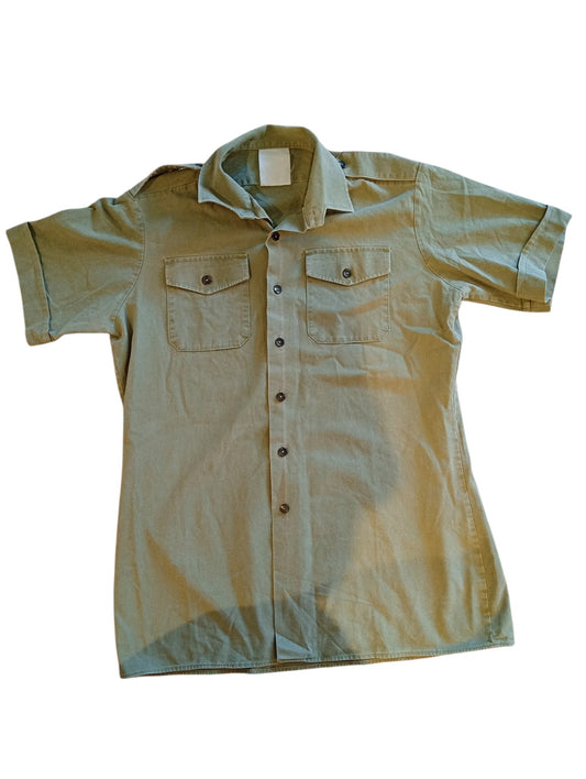 Vintage British Army Light Olive Short-Sleeve Shirt – Medium